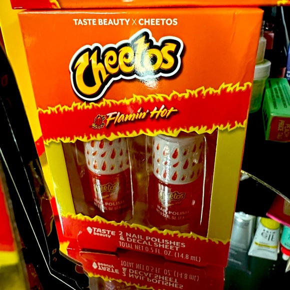 Taste Beauty x Flamin Hot Cheetos Beauty Set (WILL NOT SEPARATE) - Picture 5 of 6